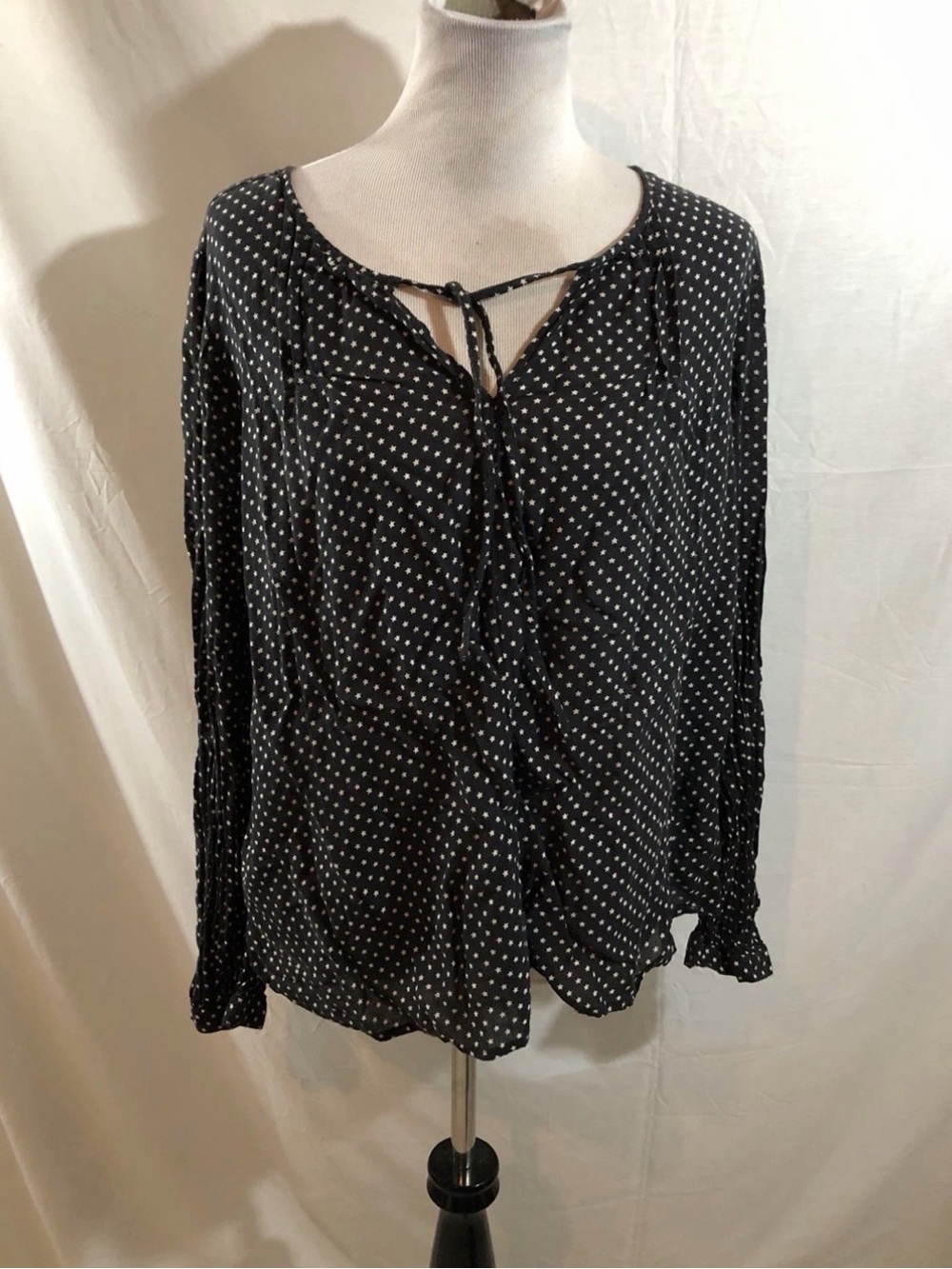Gap Black Long Sleeve Pullover Top, Stars & Tie Neck - Womens XL, Bust 22”